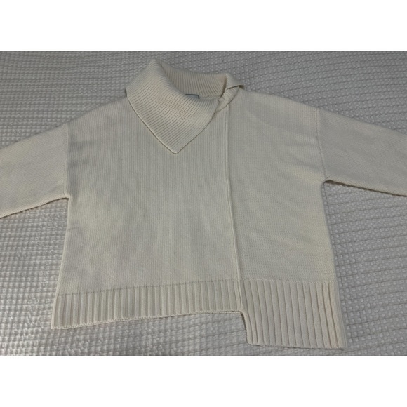 WE-AR4 The Asymmetrical Turtleneck Women’s Medium Beige Wool Sweater - Picture 6 of 17